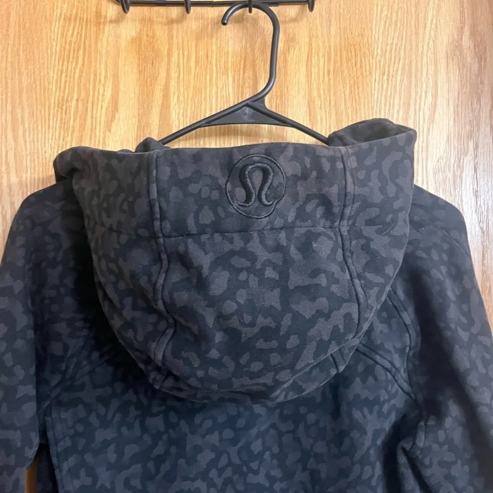 Lululemon Athletica Womens Scuba Hooded Zip Up Jacket - Black/Gray Leopard Print - Picture 11 of 11
